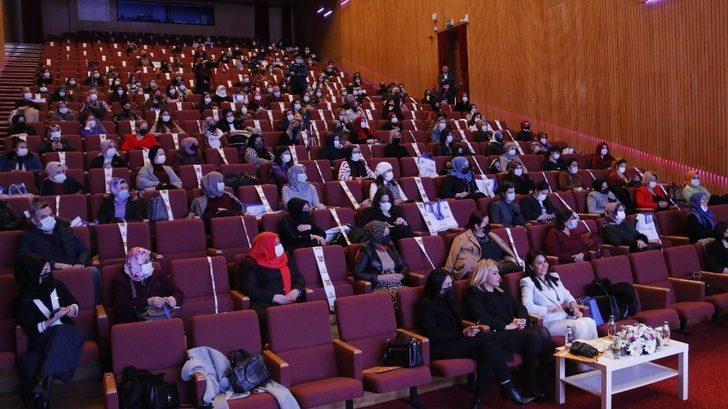 Zeytinburnu’nda “Kadınım, Güçlüyüm” paneli düzenlendi G3