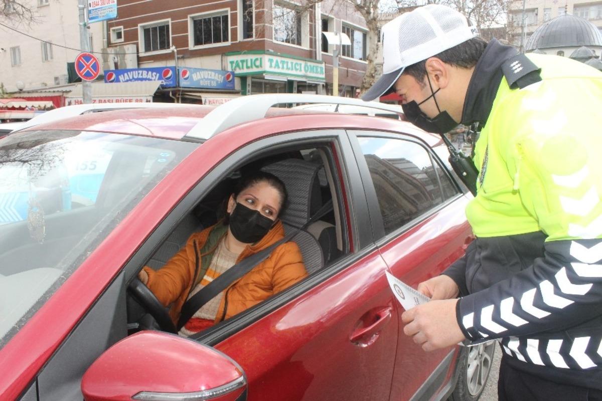 Trafik polisleri halkın g&uuml;venliği i&ccedil;in iş başında