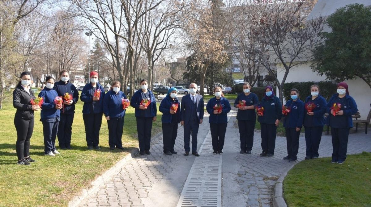 Başkan Kayda&rsquo;dan &ccedil;i&ccedil;ekli kutlama