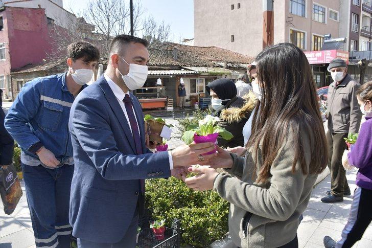 Başkan Erdoğan’dan kadınlara 8 Mart çiçeği G2