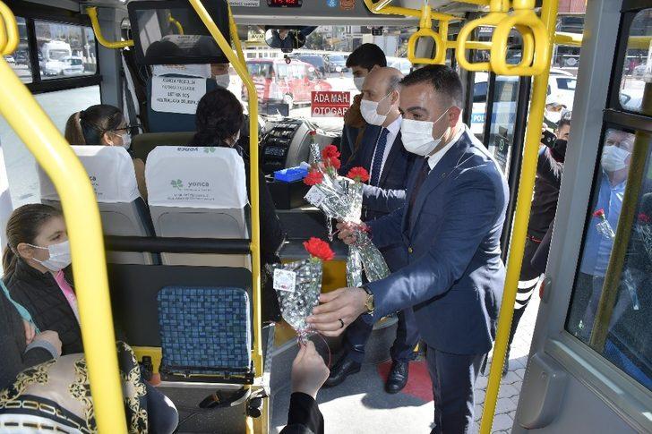 Başkan Erdoğan’dan kadınlara 8 Mart çiçeği G5