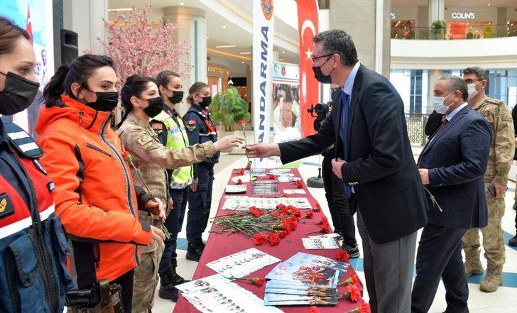 Vali Memiş, KADES stantlarını gezdi G1