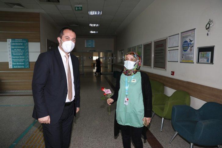 Başkan Ekim Kadınlar Günü’nde bayan sağlık çalışanlarını unutmadı G2