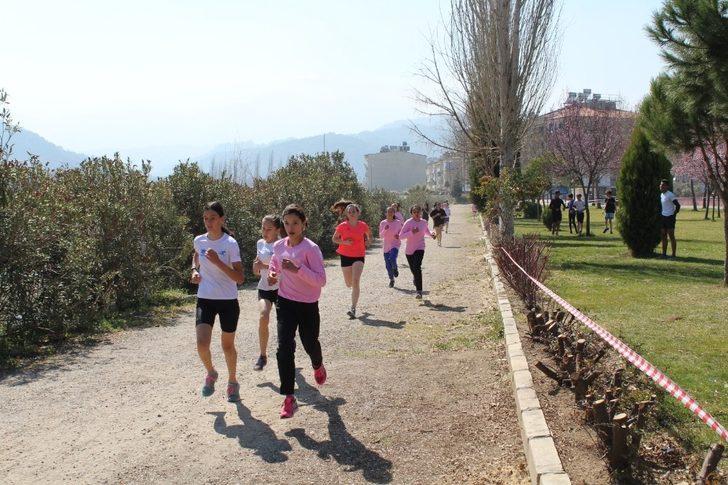 Krosçular Salihli’de koştu G4