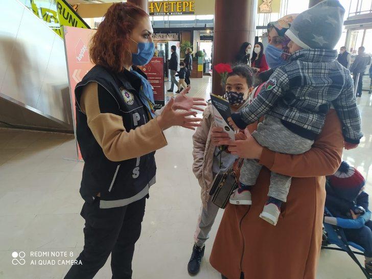 Başkentte alışveriş merkezine ’En İyi Narkotik Polisi Anne’ standı açıldı G3