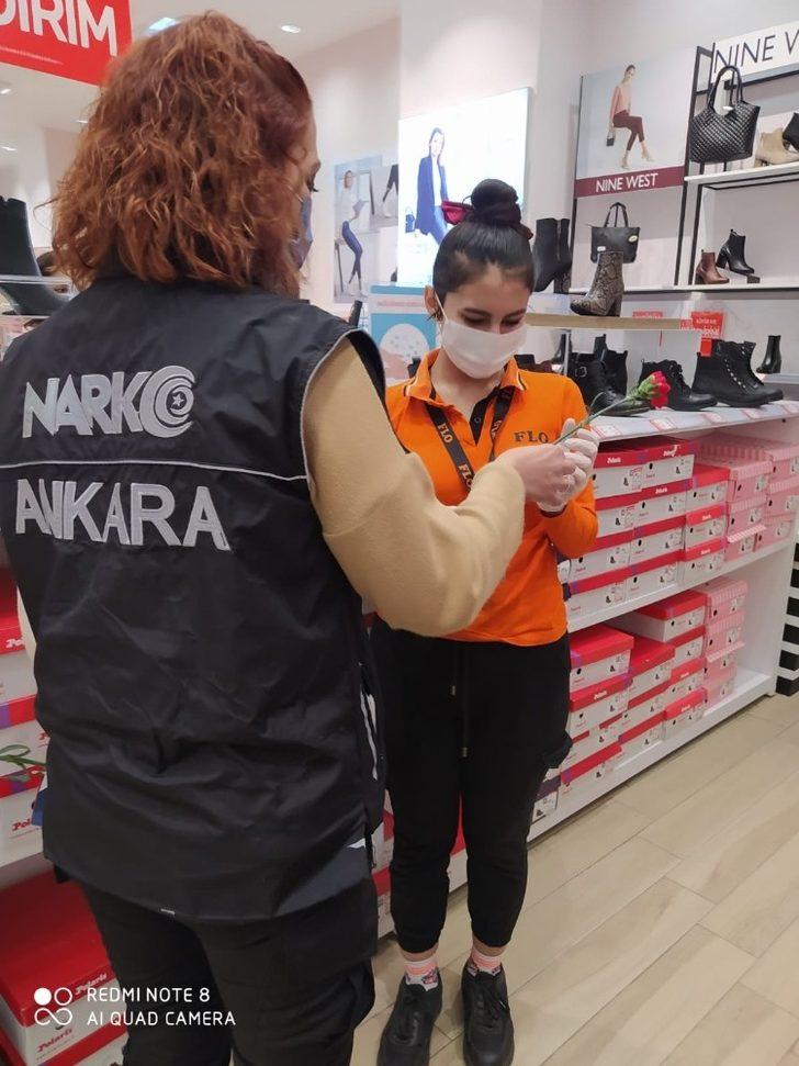 Başkentte alışveriş merkezine ’En İyi Narkotik Polisi Anne’ standı açıldı G4