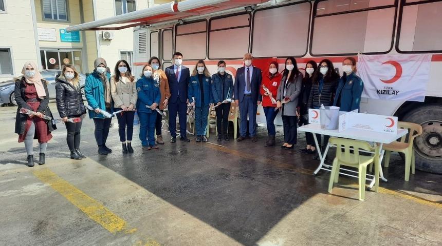 “İyiki varsın kan dostum” kampanyasına gümrük görevlilerinden destek