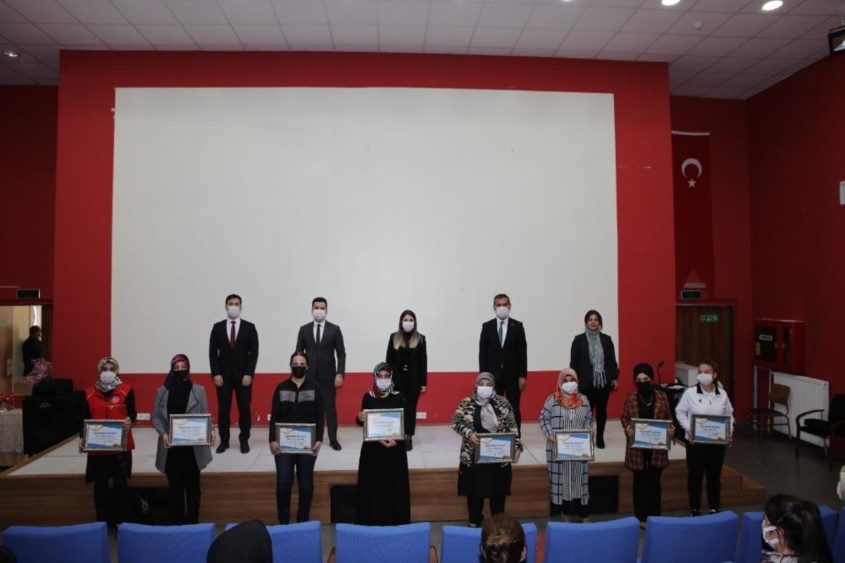 M&uuml;d&uuml;r Keleş, 8 Mart D&uuml;nya Kadınlar G&uuml;n&uuml;n&uuml; kutladı