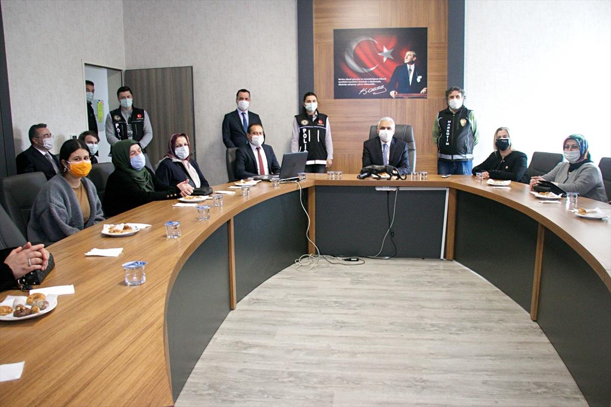 Sinop, Kastamonu ve Amasya'da "Mercan Ormanları" i&ccedil;in fidanlar toprakla buluşturuldu