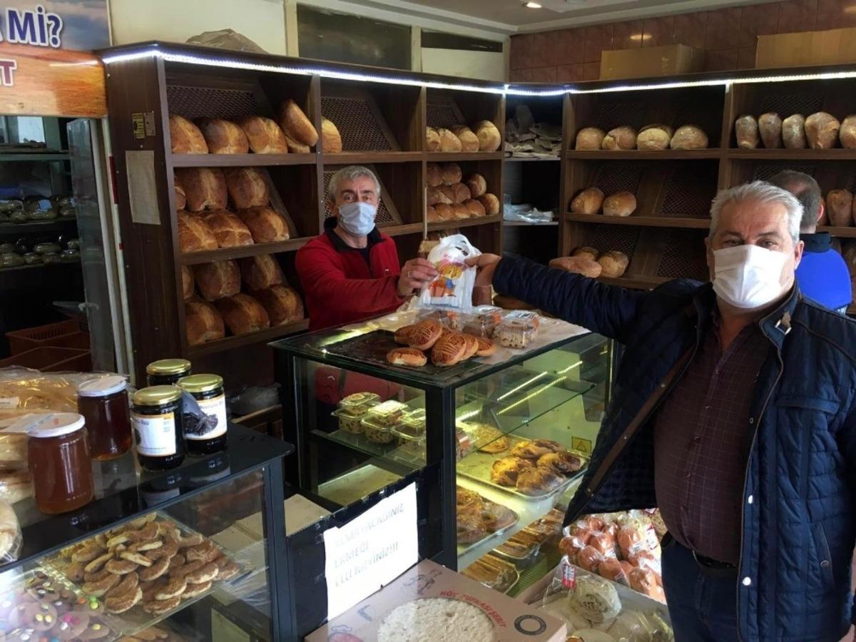 Esnafa maske ve dezenfektan dağıtıldı