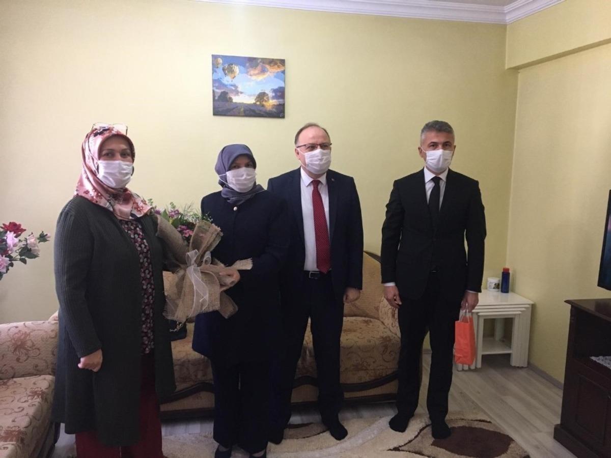 Vali Tutulmaz&rsquo;dan şehit ailelerine ziyaret