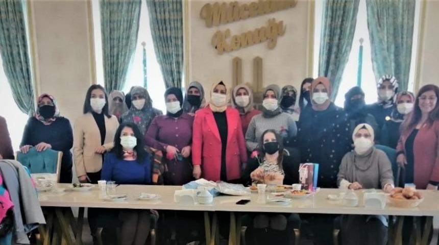 Fark oluşturan kadınlar &ouml;d&uuml;llendirildi