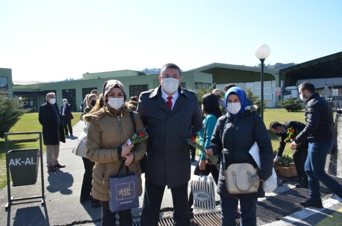 Başkan Tekin&rsquo;den 8 Mart Jesti