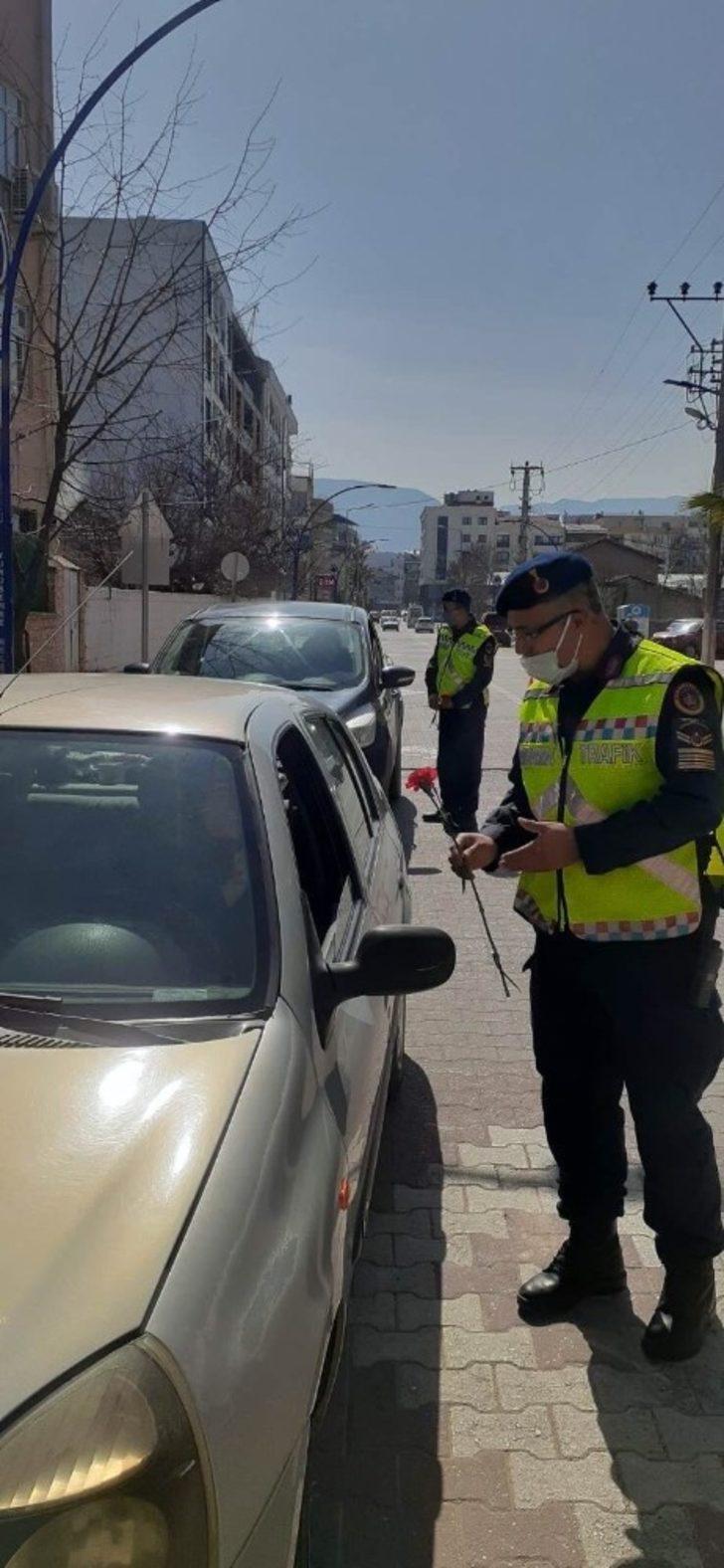 Manisa Jandarması Kadınlar Günü’nü kutladı G3