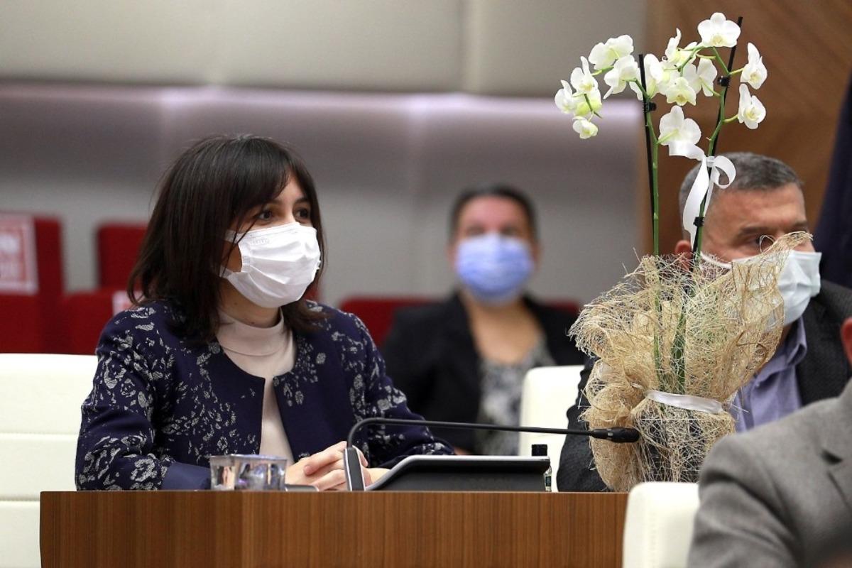 Başkan B&ouml;cek&rsquo;ten, kadın meclis &uuml;yelerine orkide