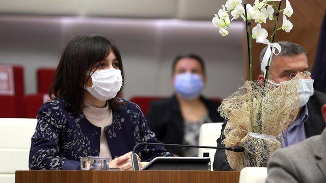 Başkan Böcek’ten, kadın meclis üyelerine orkide