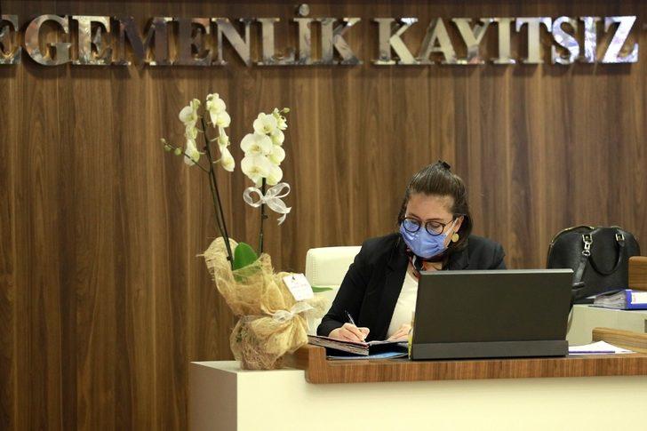 Başkan Böcek’ten, kadın meclis üyelerine orkide G2