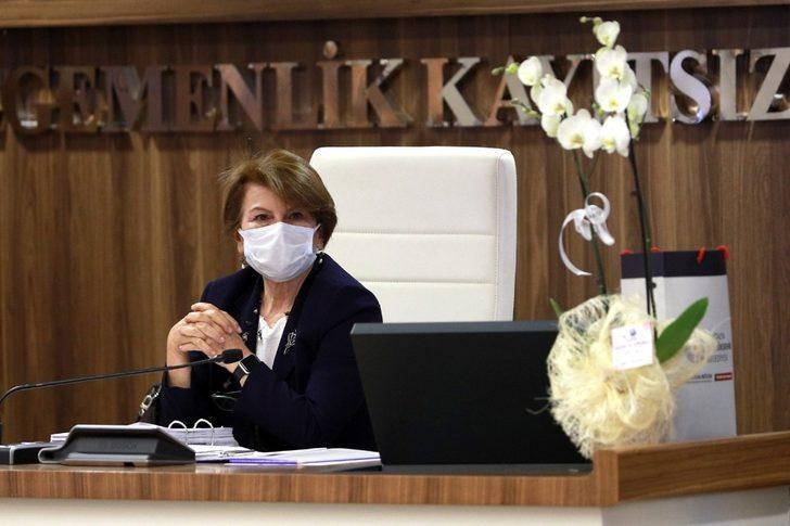 Başkan Böcek’ten, kadın meclis üyelerine orkide G3