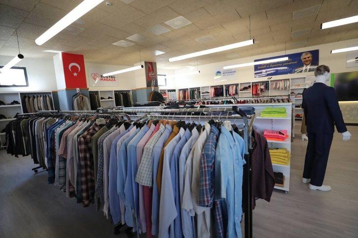 İhtiyaç sahiplerinin hizmetine sunulan giyim mağazası törenle açıldı G1