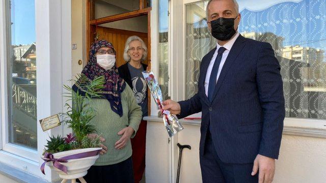 Başkan Babaoğlun’dan kadınlar günü jesti