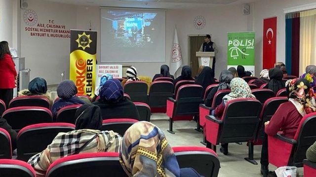 En İyi Narkotik Polisi; Anne