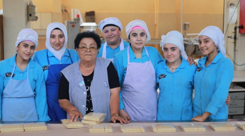 Umutsuzluğa teslim olmayın: Bir bilezikle başlayıp fabrika sahibi olan Şerif Hanım'ın hikayesi 