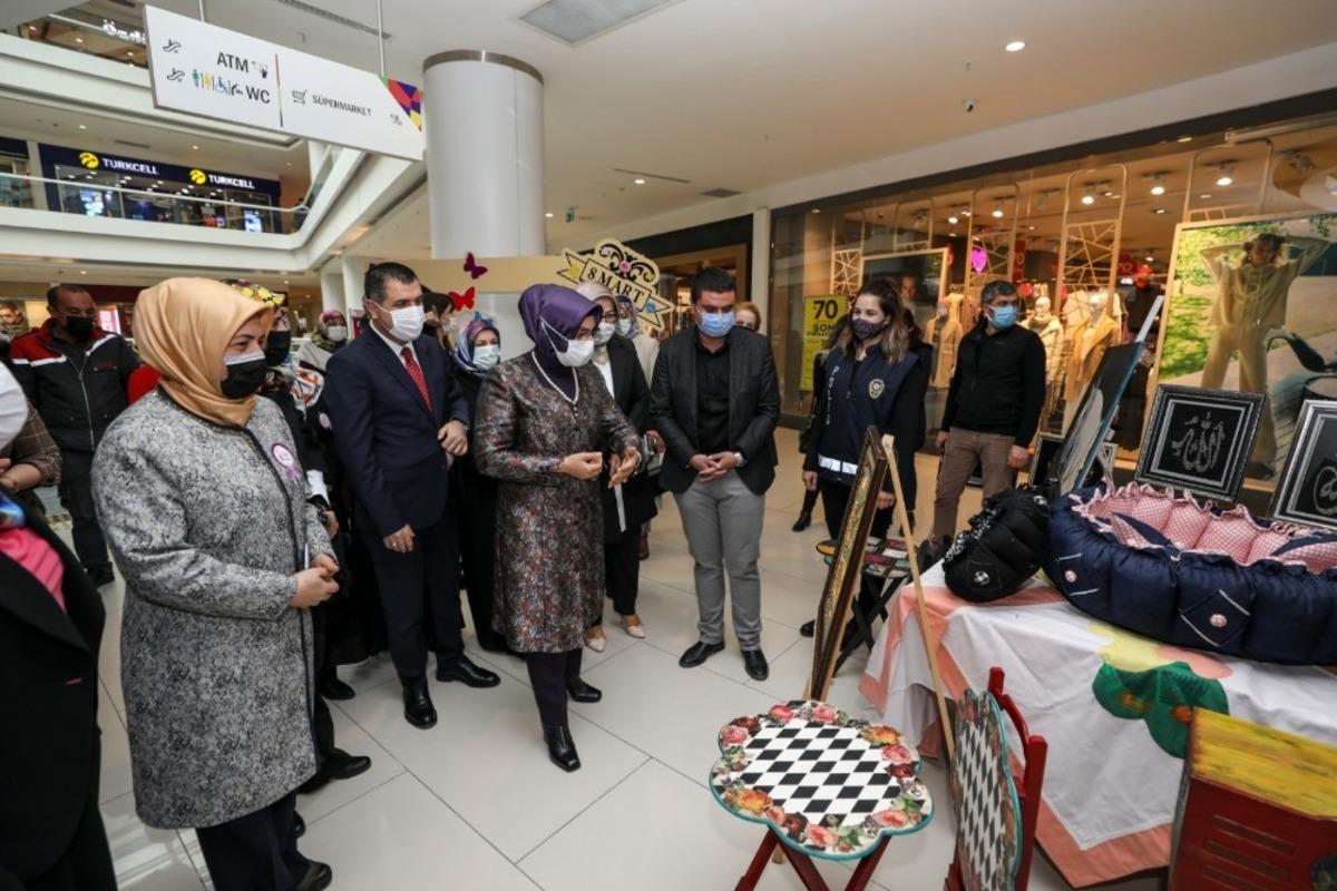 8 Mart D&uuml;nya Kadınlar G&uuml;n&uuml;&rsquo;nde el emeği sergisi