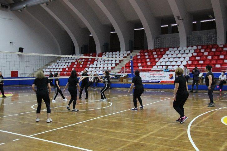 Kadına şiddete voleybol müsabakası ile dikkat çektiler G2