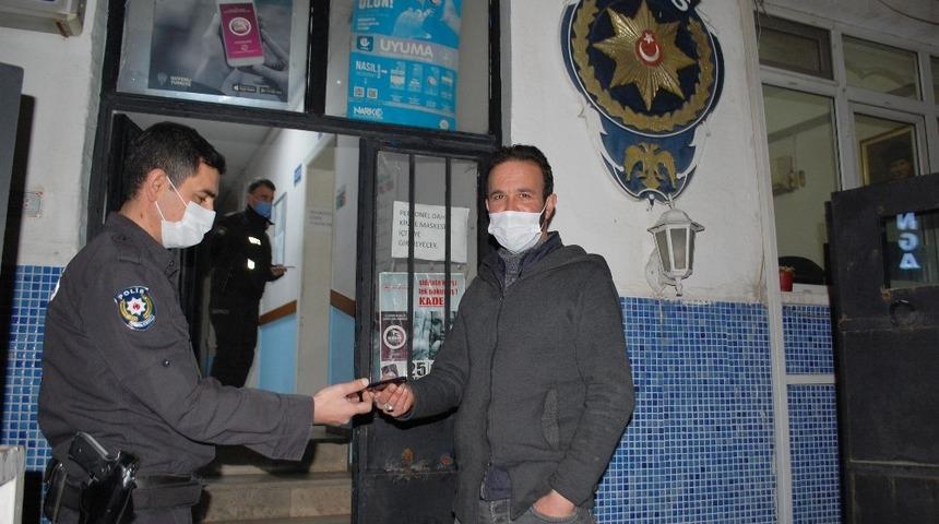 3 bin liralık telefonu 20 g&uuml;nd&uuml;r kayıptı, bulununca &ldquo;insanlık &ouml;lmemiş&rdquo; dedi