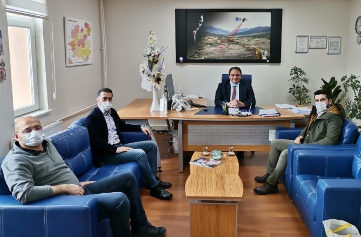 Kadınlar G&uuml;n&uuml;&rsquo;nde Yıldırım jest