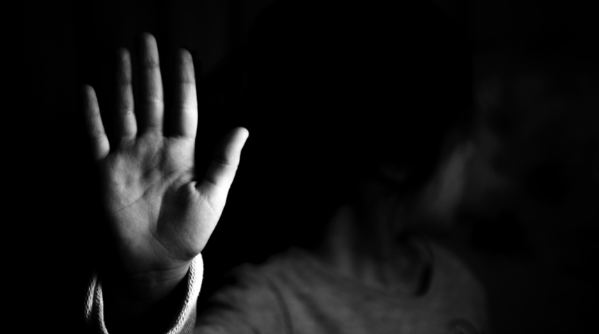 Her detayı mide bulandırıcı! İki yıl boyunca çocuğa tecavüz eden kadın şimdi hamile