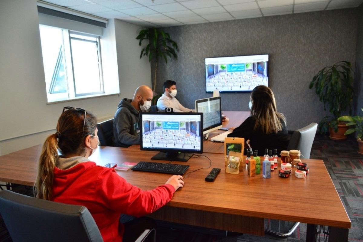 D&Uuml; Uluslararası y&uuml;ksek&ouml;ğretim zirvesinde tanıtıldı