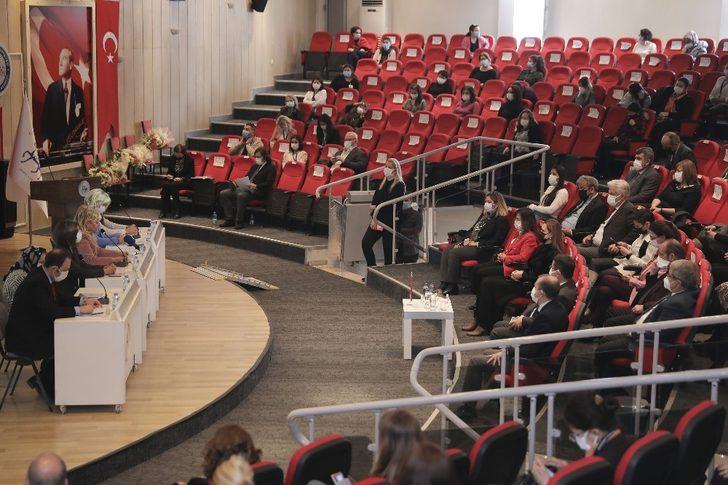 DEÜ’den "Hayatın Her Alanında Kadın" paneli G1