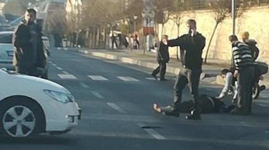 Otomobilin &ccedil;arptığı kadın yaşamını yitirdi