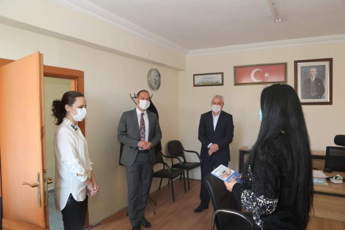 Niğde Belediye Başkanı &Ouml;zdemir&rsquo;den Kadın Personele Anlamlı Jest