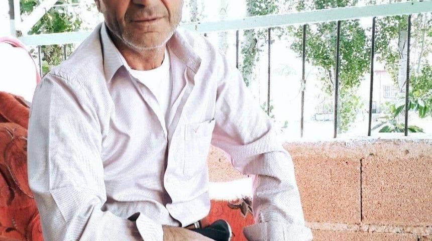 Niğde&rsquo;de otomobil kamyona &ccedil;arptı: 1 &ouml;l&uuml;