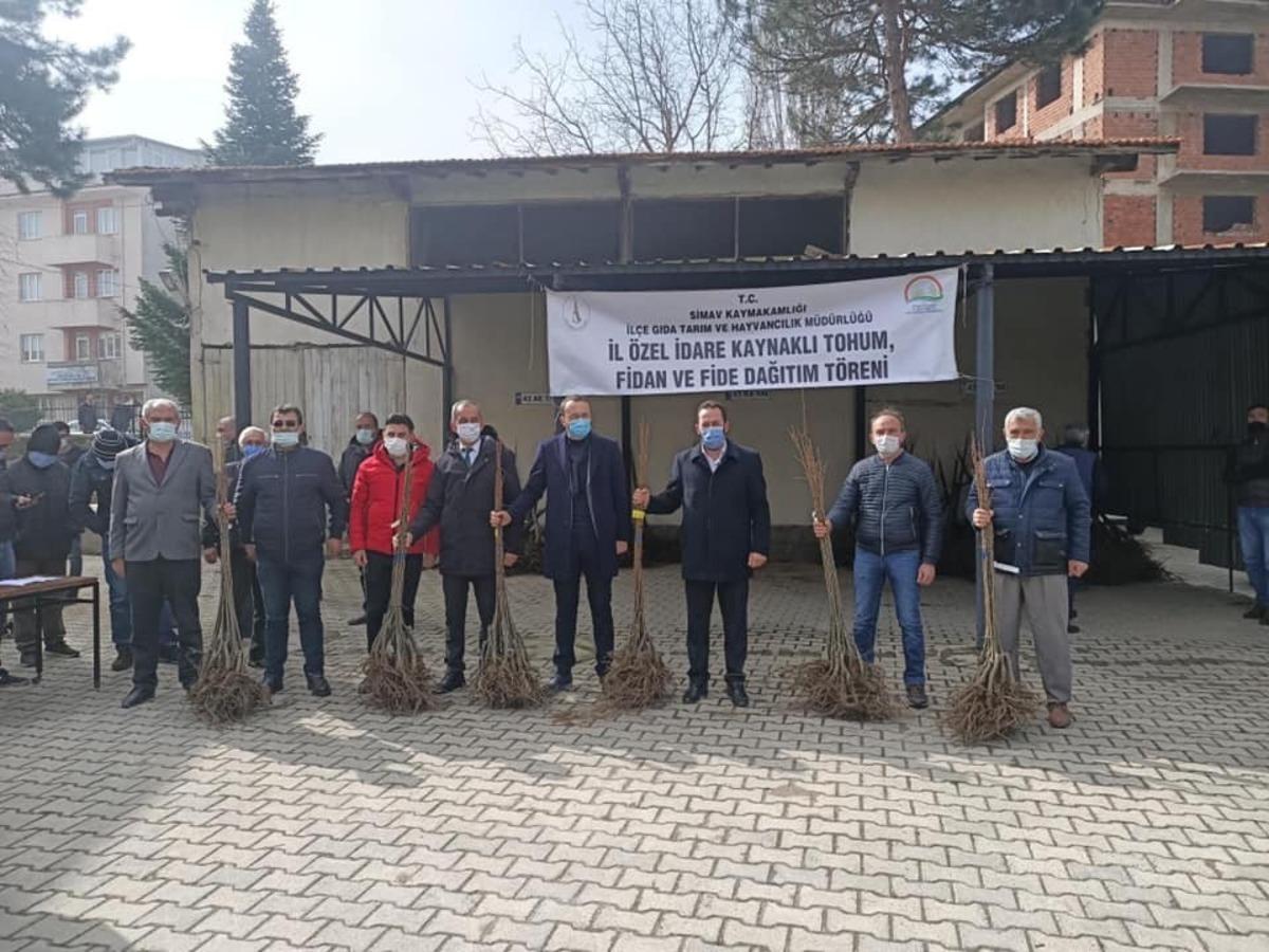 &Ccedil;ift&ccedil;iye bin 300 adet &uuml;cretsiz kestane fidanı