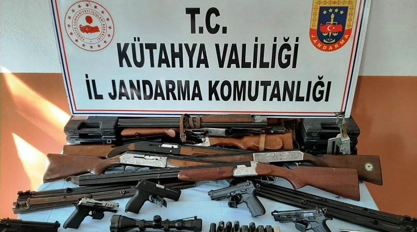 K&uuml;tahya&rsquo;da silah ve m&uuml;himmat ka&ccedil;ak&ccedil;ılığı: 1 g&ouml;zaltı