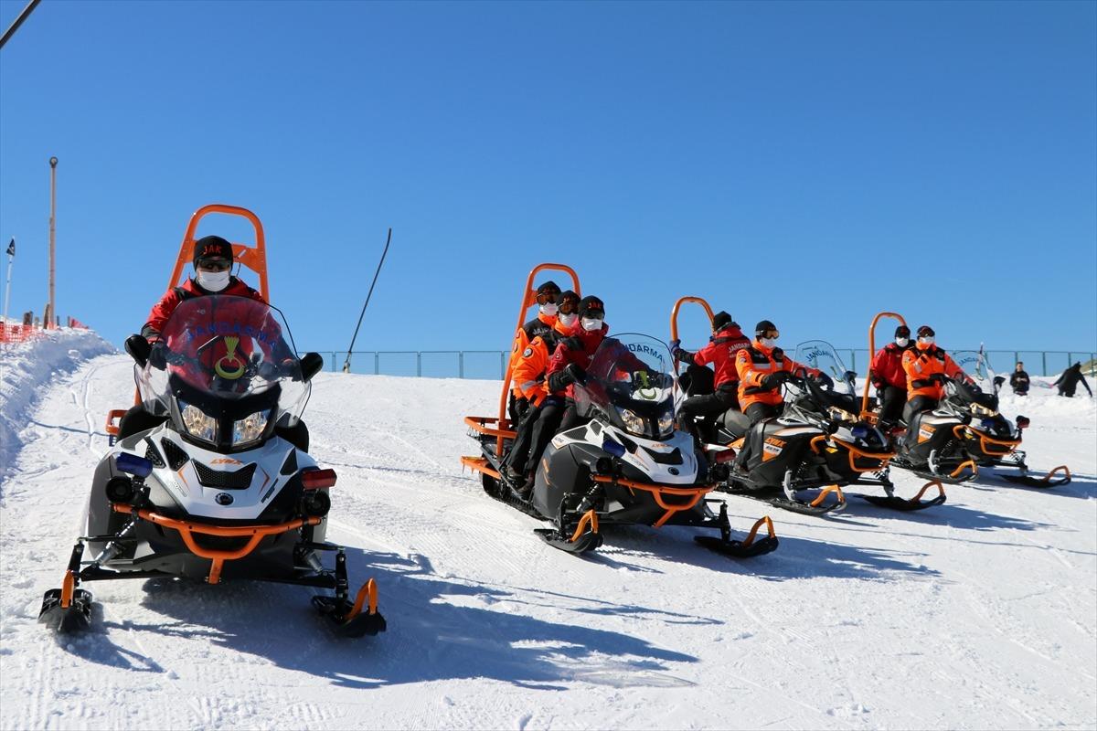 Kartalkaya'daki jandarma timleri tatbikatlarla olası afetlere hazırlanıyor