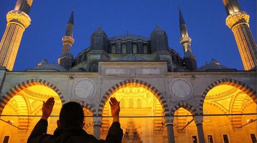 En farklı Miraç kandiliyle ilgili mesajlar | Aileye, iş arkadaşlarına kandil mesajları