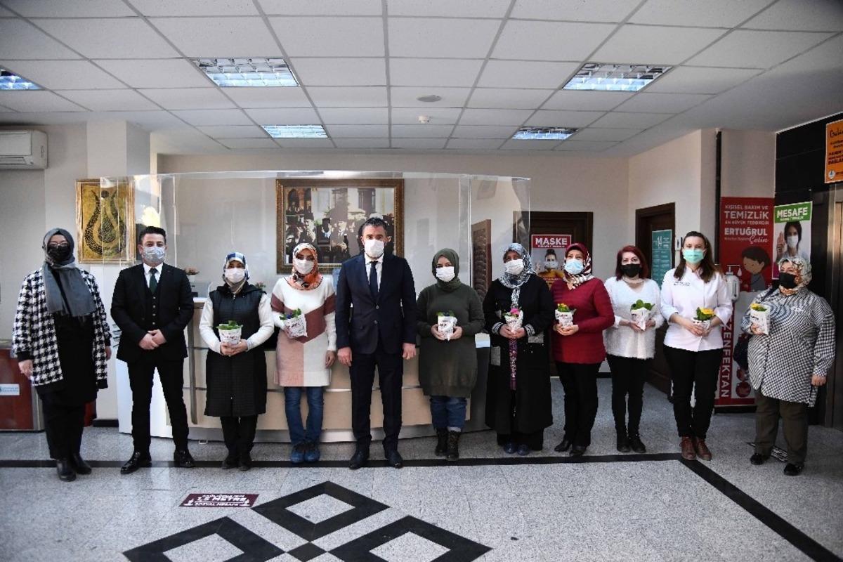 Pursaklar Belediye Başkanından, Kadınlar G&uuml;n&uuml;ne &ouml;zel jesti
