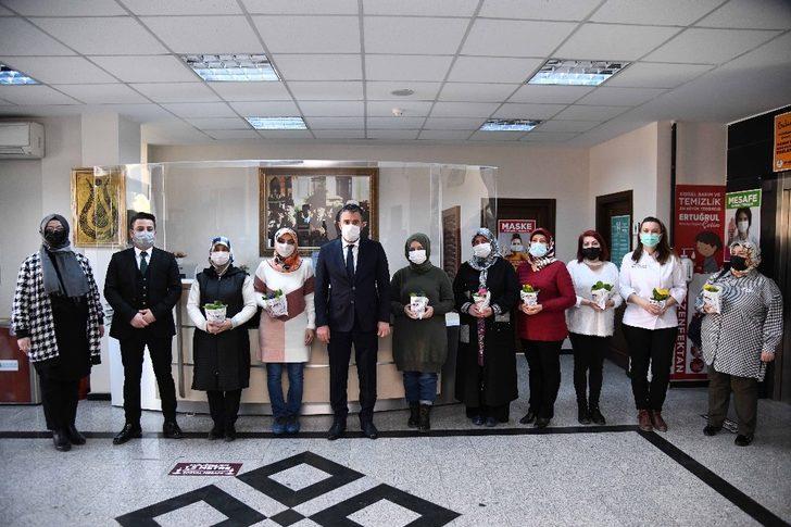 Pursaklar Belediye Başkanından, Kadınlar Gününe özel jesti G1