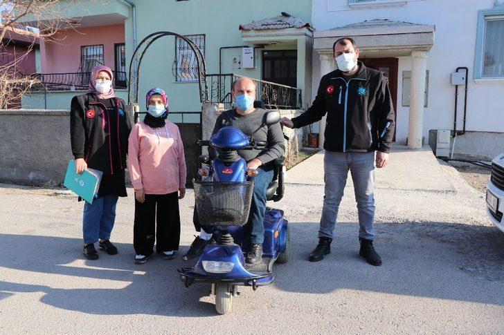 Belediye Başkanı Dinçer’den engelli vatandaşa akülü araç sürprizi G1