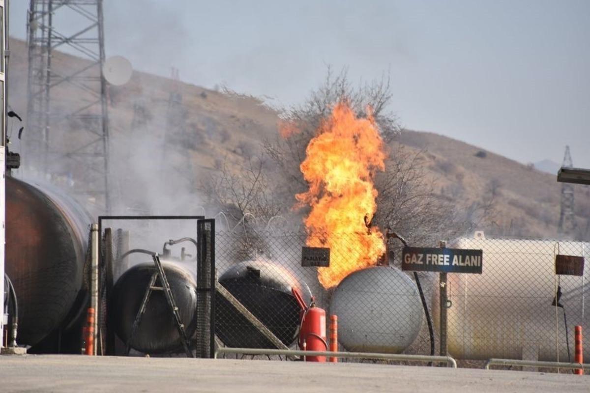 Kırıkkale&rsquo;de d&ouml;kme gaz tankı alevlere teslim oldu, panik yaşandı