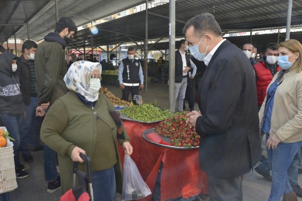 Başkan &Ouml;zyiğit, mahallelerde vatandaşların taleplerini dinliyor