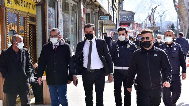 Vali Yardımcısı Kumbasar berberleri denetledi