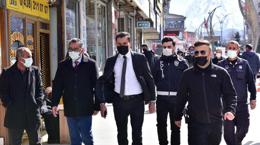 Vali Yardımcısı Kumbasar berberleri denetledi