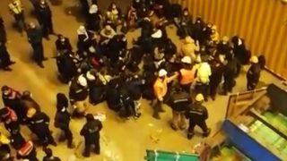 6 gündür konteynerda saklanıyorlarmış! Ölmek üzereyken bulundular