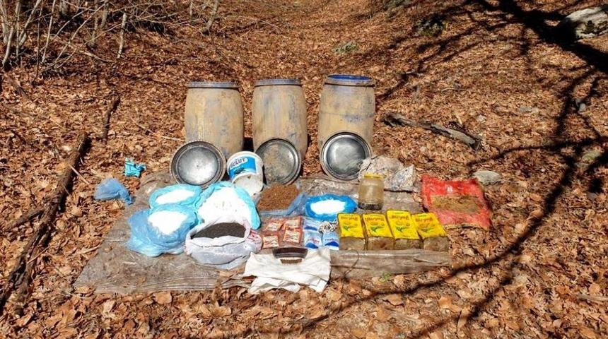 Amanoslar&rsquo;da PKK&rsquo;ya ait sığınakta m&uuml;himmat ve yaşam malzemesi ele ge&ccedil;irildi