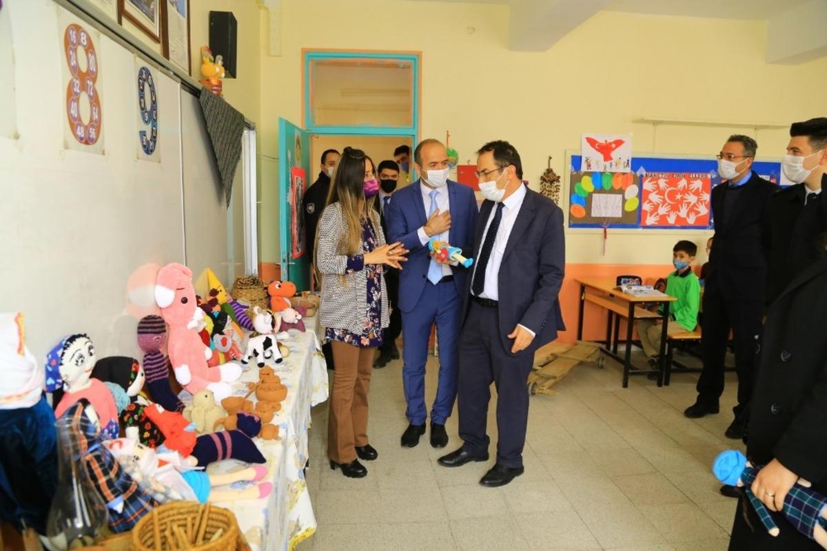 Hadim&rsquo;de ilkokul &ouml;ğrencilerinden &ldquo;Atadan Toruna Oyuncaklar&rdquo; sergisi
